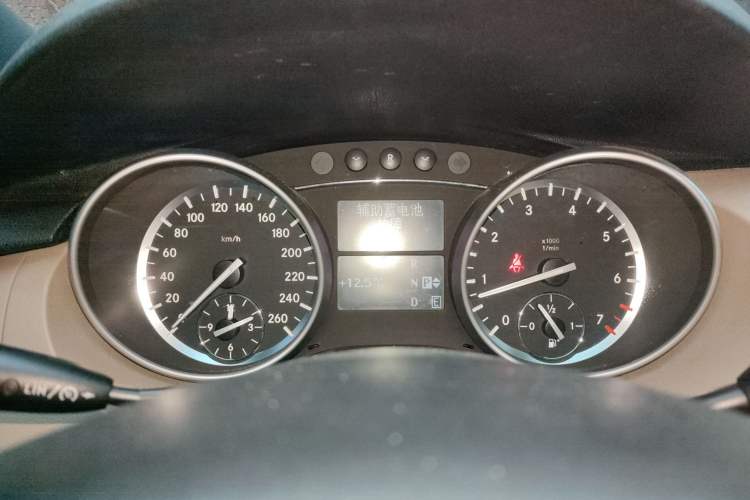 Used Mercedes-Benz R-Class 2011 R 300 L Business Model Instrument Cluster