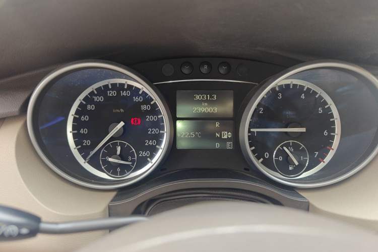 Used Mercedes-Benz R-Class 2011 R 300 L Luxury Model Instrument Cluster
