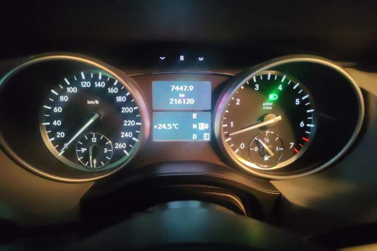 Used Mercedes-Benz R-Class 2011 R 350 L 4MATIC Instrument Cluster