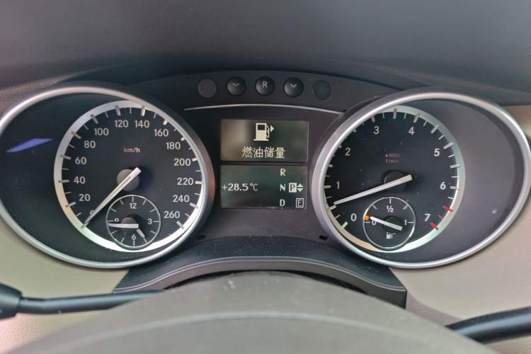 Used Mercedes-Benz R-Class 2011 R 300 L Business Model Instrument Cluster