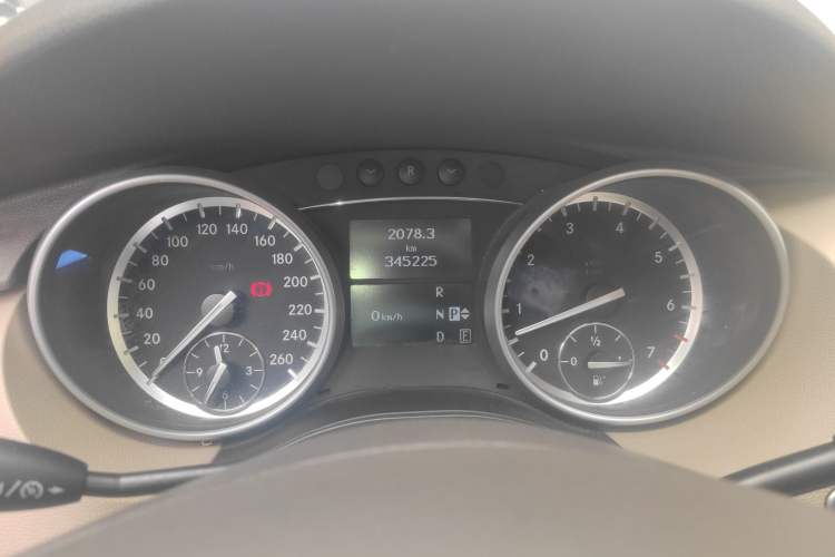 Used Mercedes-Benz R-Class 2011 R 300 L Business Model Instrument Cluster