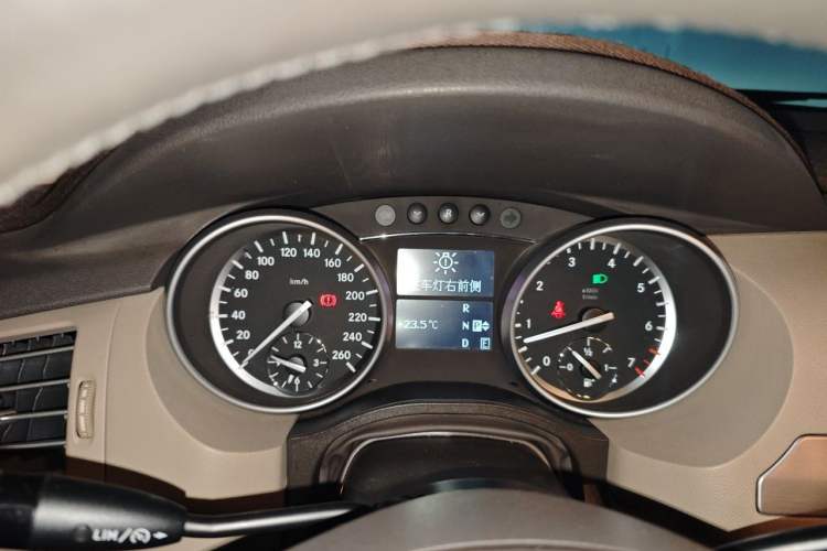 Used Mercedes-Benz R-Class 2011 R 300 L Business Model Instrument Cluster