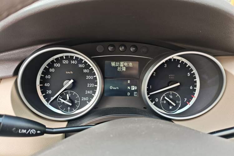 Used Mercedes-Benz R-Class 2011 R 300 L Business Model Instrument Cluster