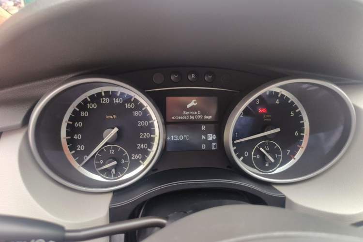 Used Mercedes-Benz R-Class 2011 R 300 L Business Model Instrument Cluster