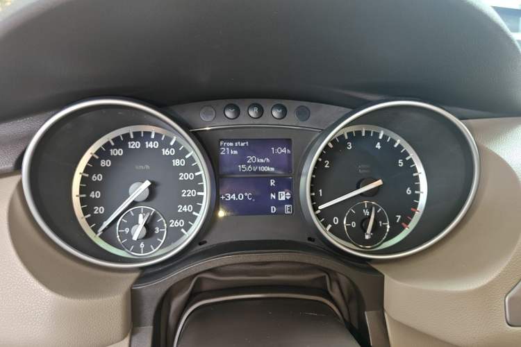 Used Mercedes-Benz R-Class 2011 R 300 L Business Model Instrument Cluster