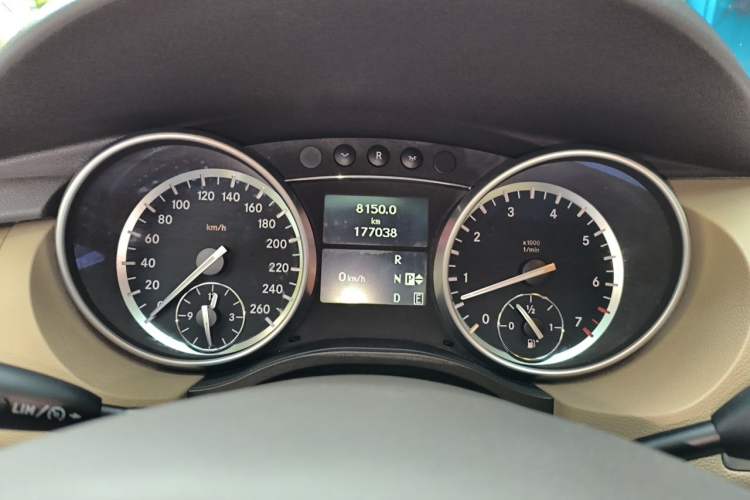 Used Mercedes-Benz R-Class 2011 R 300 L Business Model Instrument Cluster