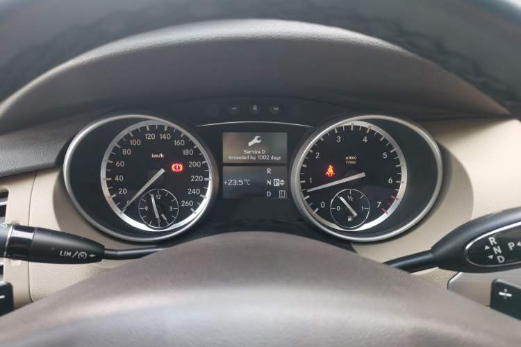 Used Mercedes-Benz R-Class 2011 R 300 L Business Model Instrument Cluster
