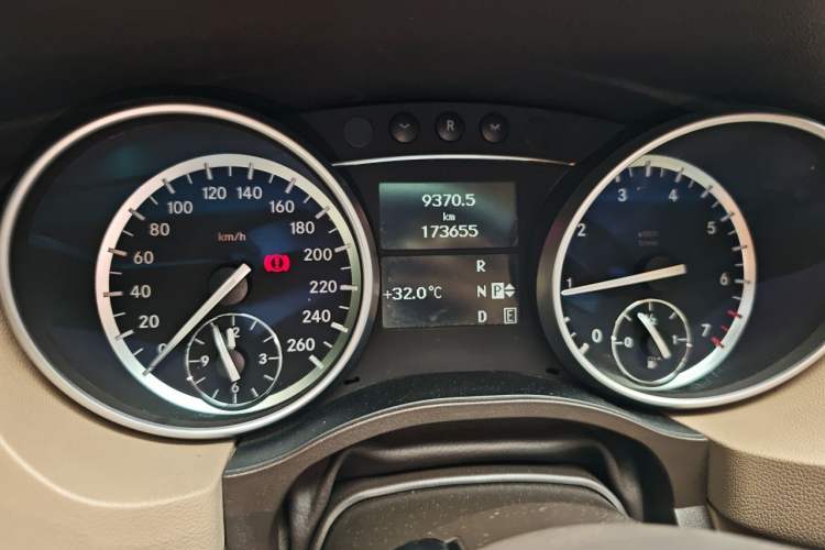 Used Mercedes-Benz R-Class 2011 R 350 L 4MATIC Instrument Cluster