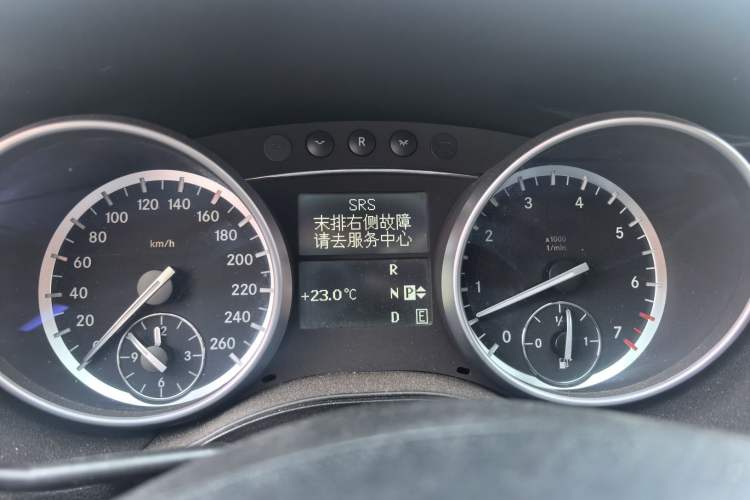 Used Mercedes-Benz R-Class 2011 R 300 L Business Model Instrument Cluster