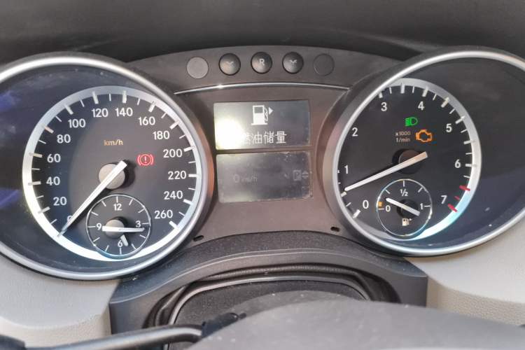 Used Mercedes-Benz R-Class 2011 R 350 L 4MATIC Instrument Cluster
