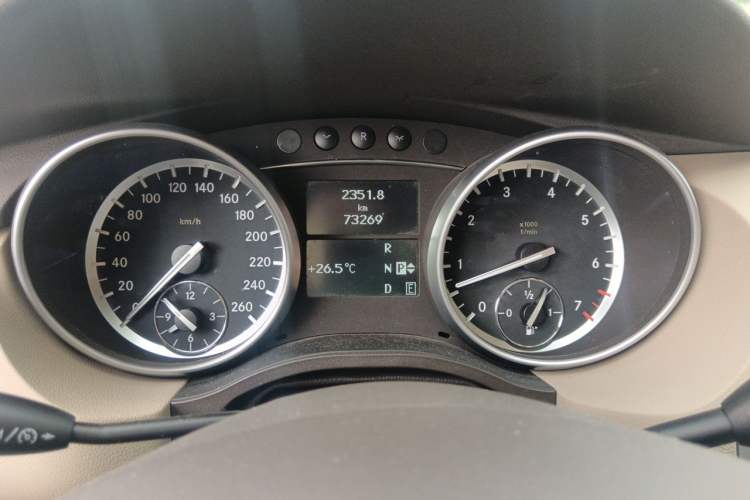 Used Mercedes-Benz R-Class 2011 R 300 L Business Model Instrument Cluster
