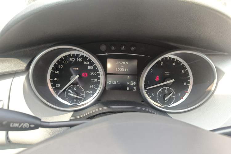 Used Mercedes-Benz R-Class 2011 R 300 L Business Model Instrument Cluster