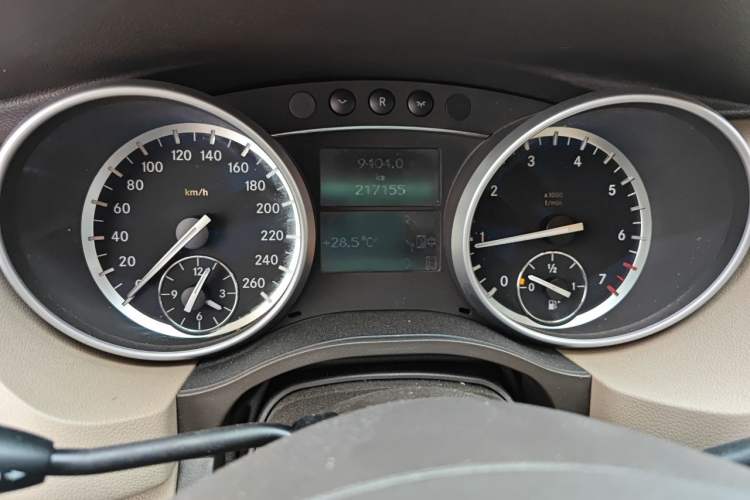 Used Mercedes-Benz R-Class 2011 R 300 L Business Model Instrument Cluster