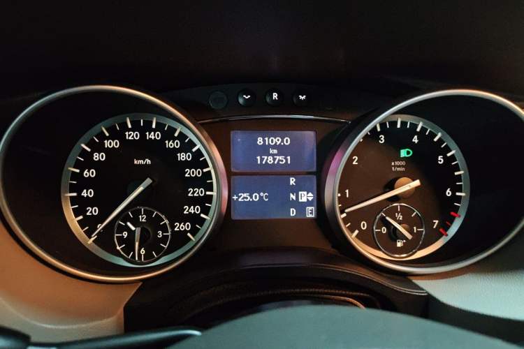 Used Mercedes-Benz R-Class 2011 R 350 L 4MATIC Instrument Cluster