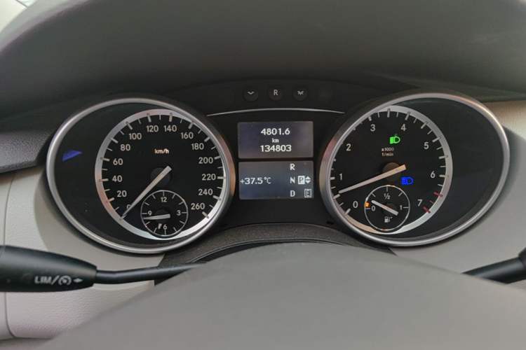 Used Mercedes-Benz R-Class 2011 R 300 L Business Model Instrument Cluster