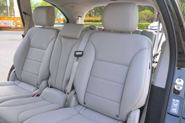 Used Mercedes-Benz R-Class 2011 R 300 L Business Model Interior 4