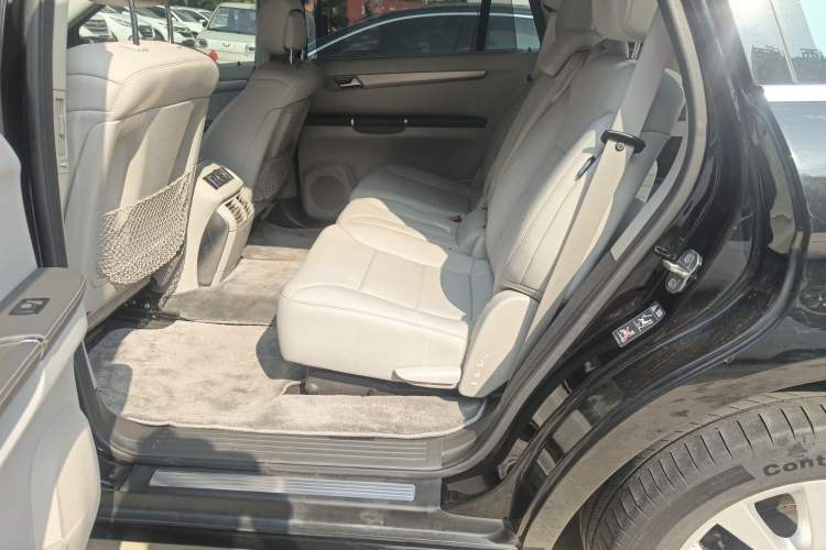 Used Mercedes-Benz R-Class 2011 R 300 L Business Model Interior 4