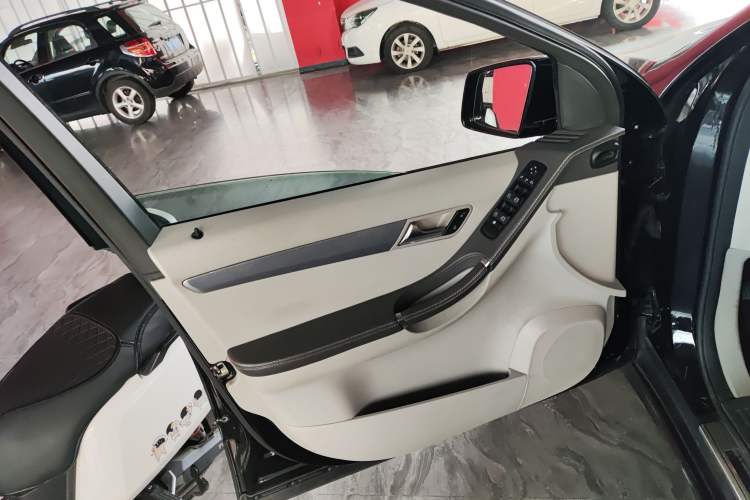 Used Mercedes-Benz R-Class 2011 R 300 L Business Model Interior 7