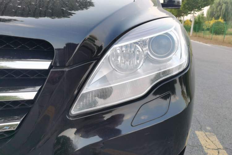 Used Mercedes-Benz R-Class 2011 R 300 L Business Model Left Front Headlight