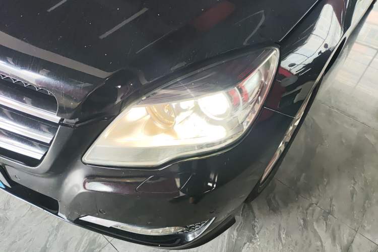 Used Mercedes-Benz R-Class 2011 R 300 L Business Model Left Front Headlight