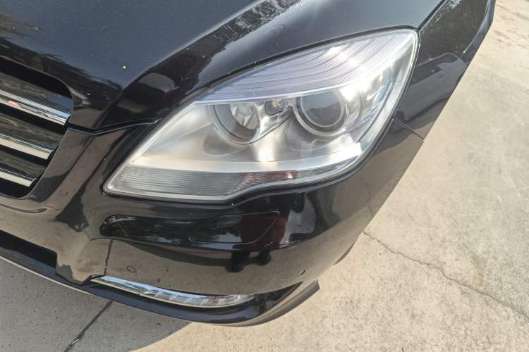 Used Mercedes-Benz R-Class 2011 R 300 L Business Model Left Front Headlight
