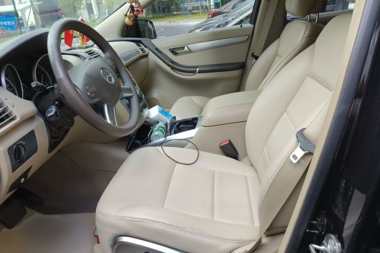Used Mercedes-Benz R-Class 2011 R 300 L Business Model Left Front Seat