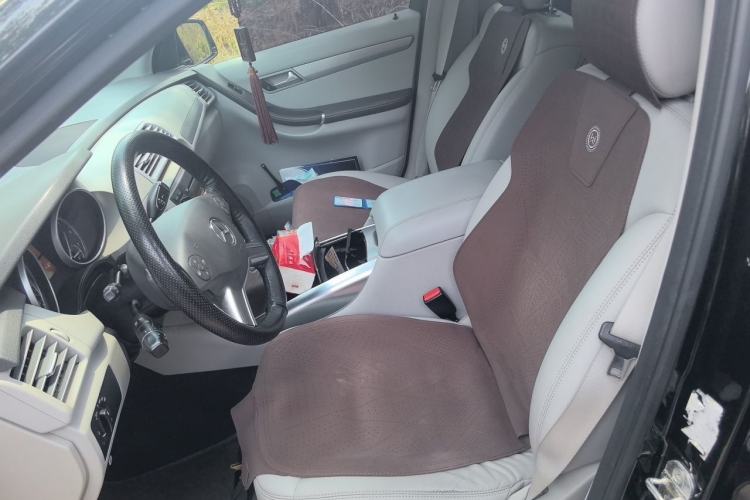 Used Mercedes-Benz R-Class 2011 R 300 L Business Model Left Front Seat