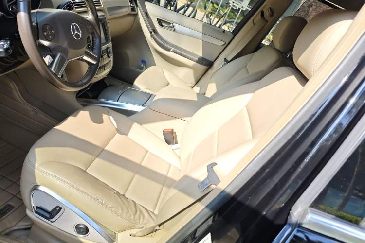 Used Mercedes-Benz R-Class 2011 R 300 L Business Model Left Front Seat