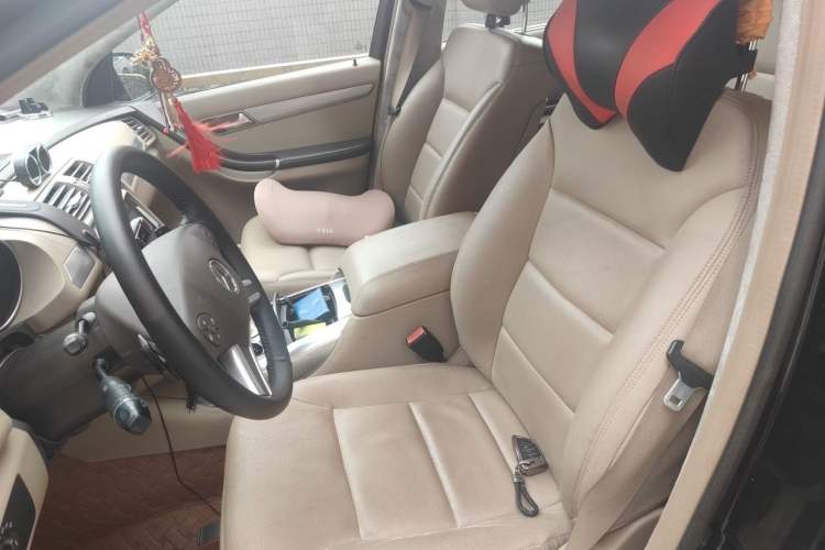 Used Mercedes-Benz R-Class 2011 R 300 L Business Model Left Front Seat
