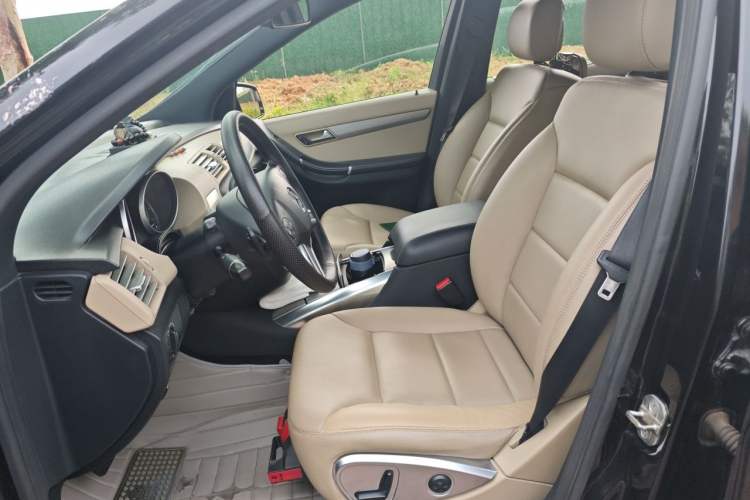 Used Mercedes-Benz R-Class 2011 R 300 L Business Model Left Front Seat