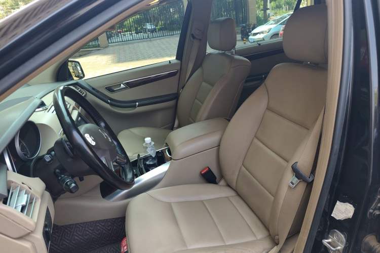 Used Mercedes-Benz R-Class 2011 R 300 L Business Model Left Front Seat
