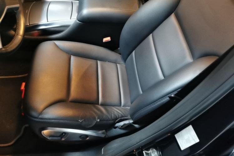 Used Mercedes-Benz R-Class 2011 R 300 L Business Model Left Front Seat
