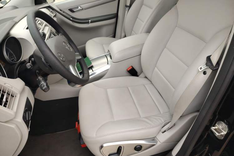 Used Mercedes-Benz R-Class 2011 R 300 L Business Model Left Front Seat