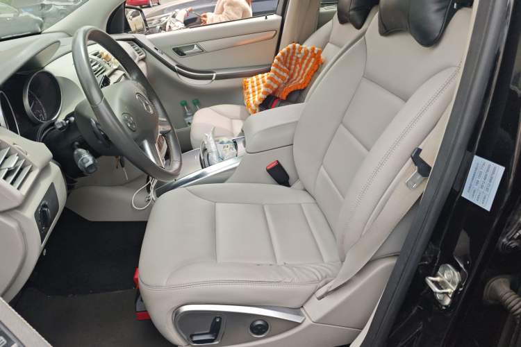 Used Mercedes-Benz R-Class 2011 R 300 L Business Model Left Front Seat