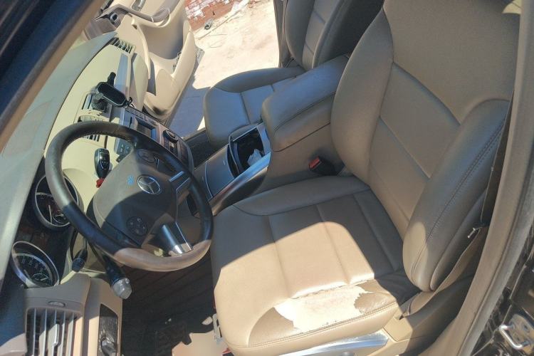 Used Mercedes-Benz R-Class 2011 R 300 L Business Model Left Front Seat