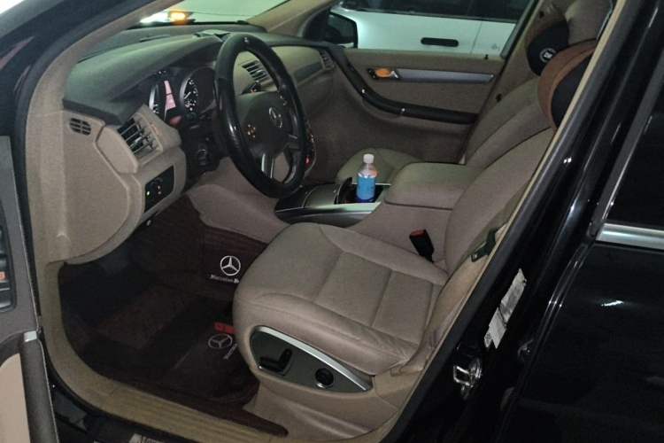 Used Mercedes-Benz R-Class 2011 R 300 L Business Model Left Front Seat