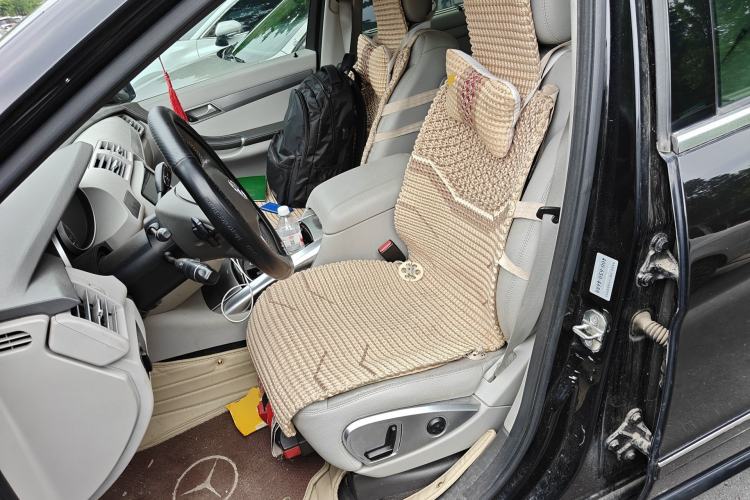 Used Mercedes-Benz R-Class 2011 R 300 L Business Model Left Front Seat