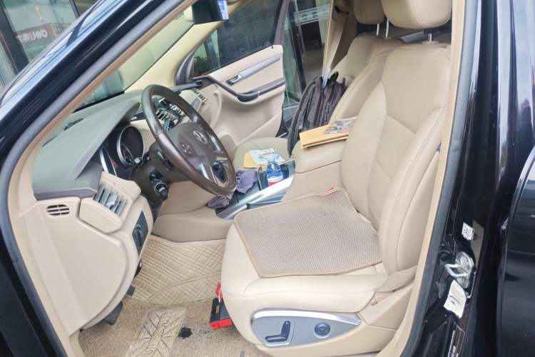 Used Mercedes-Benz R-Class 2011 R 300 L Business Model Left Front Seat