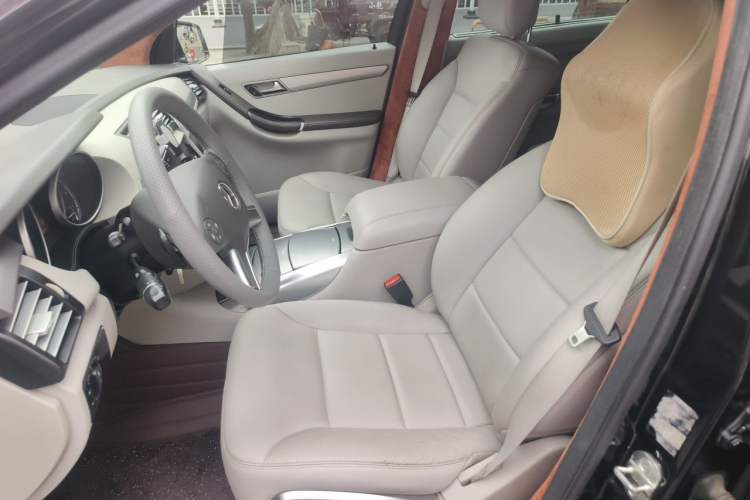 Used Mercedes-Benz R-Class 2011 R 300 L Business Model Left Front Seat