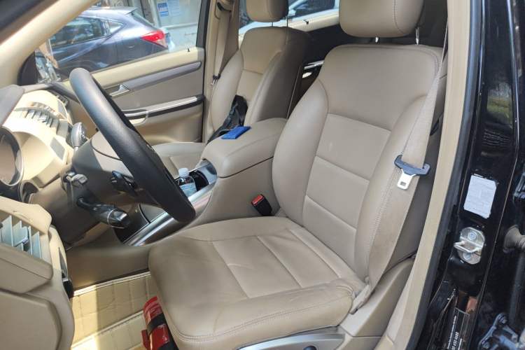 Used Mercedes-Benz R-Class 2011 R 300 L Business Model Left Front Seat