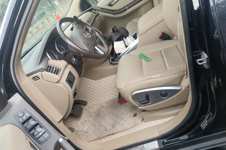 Used Mercedes-Benz R-Class 2011 R 300 L Business Model Left Front Seat