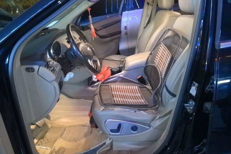 Used Mercedes-Benz R-Class 2011 R 300 L Business Model Left Front Seat
