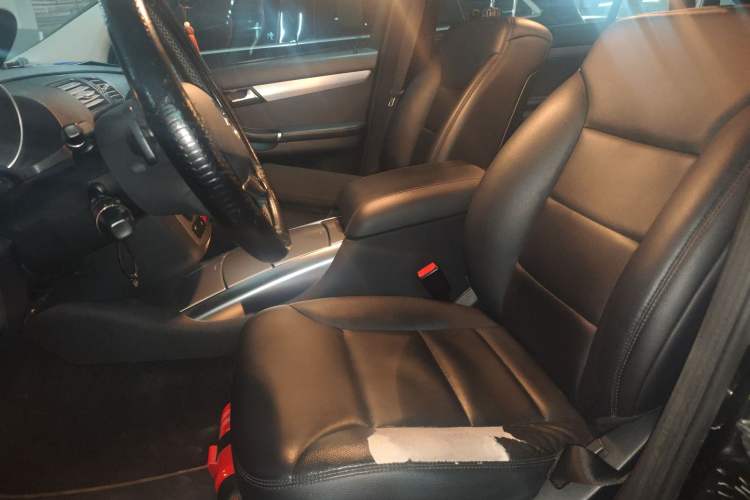Used Mercedes-Benz R-Class 2011 R 300 L Business Model Left Front Seat