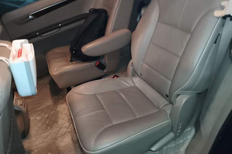 Used Mercedes-Benz R-Class 2011 R 350 L 4MATIC Left Rear Seat
