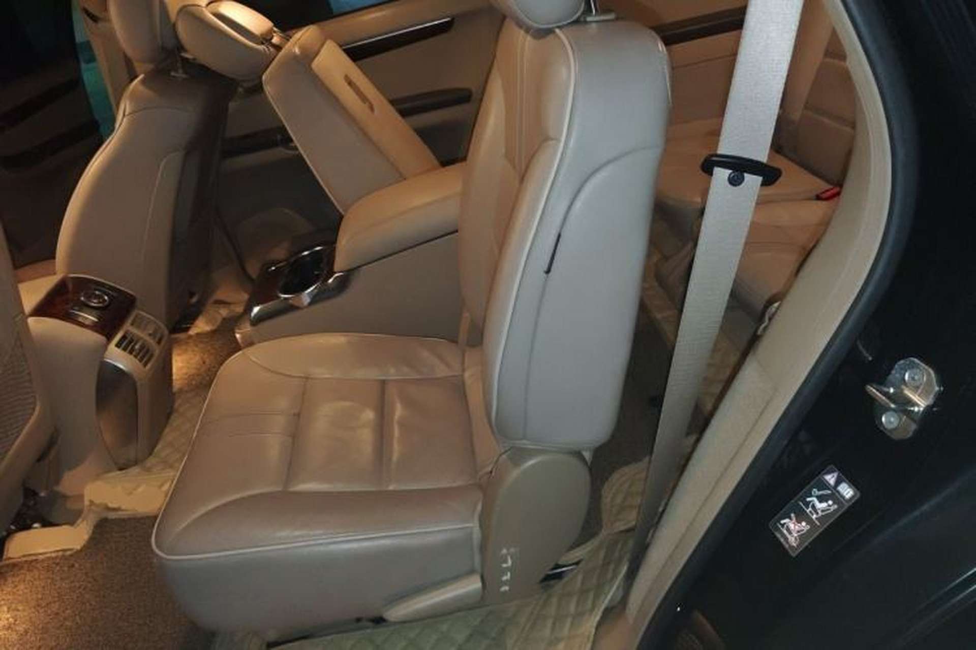 Used Mercedes-Benz R-Class 2011 R 350 L 4MATIC Left Rear Seat
