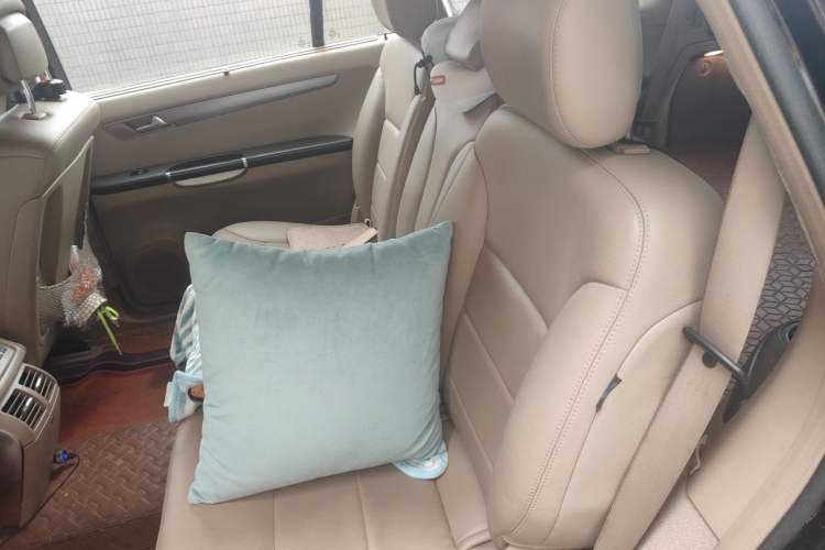 Used Mercedes-Benz R-Class 2011 R 300 L Business Model Left Rear Seat