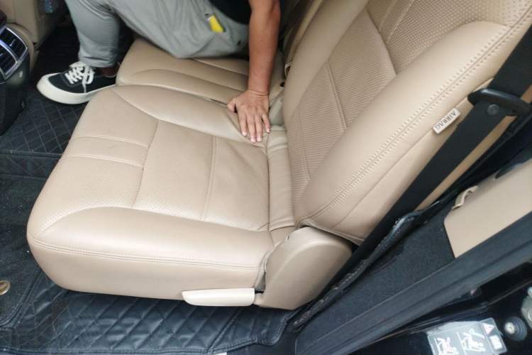Used Mercedes-Benz R-Class 2011 R 350 L 4MATIC Left Rear Seat