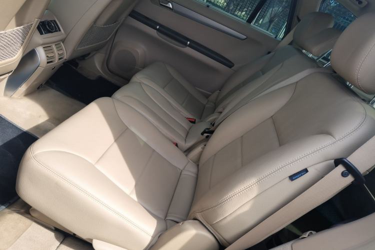 Used Mercedes-Benz R-Class 2011 R 300 L Business Model Left Rear Seat