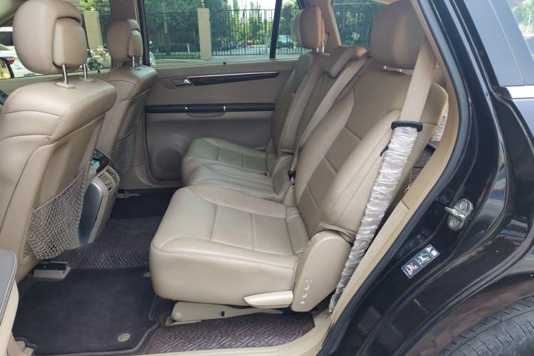 Used Mercedes-Benz R-Class 2011 R 300 L Business Model Left Rear Seat