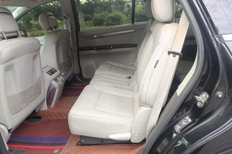 Used Mercedes-Benz R-Class 2011 R 300 L Business Model Left Rear Seat